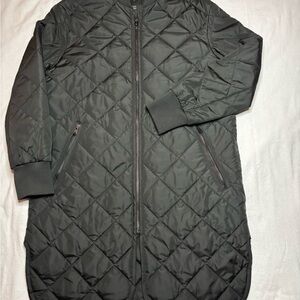 Banana Republic Woman’s Black, Long, Quilted Zip Jacket Sz Sm Monochrome Classic